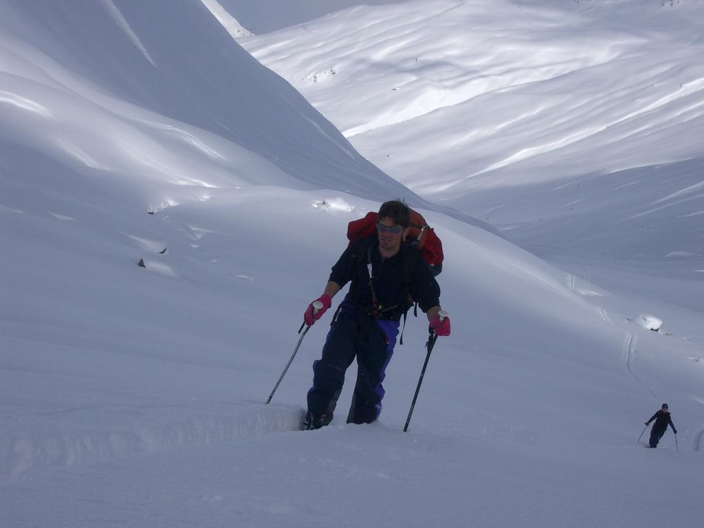 Blair and Lissie climbing up to Sertig pass